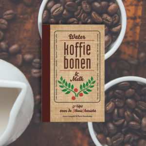 koffieboek water, koffiebonen en melk van Joost Leopold